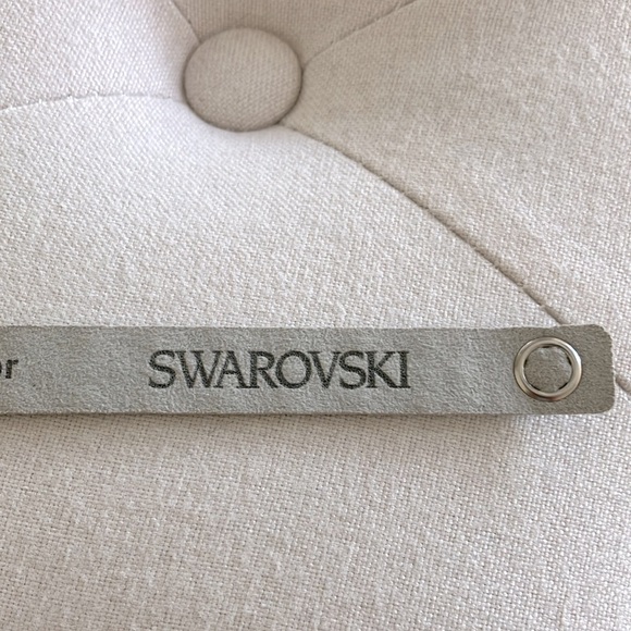 🩶🤍Swarovski Gray and Silver Crystal Bracelet 🤍🩶 - Picture 5 of 7